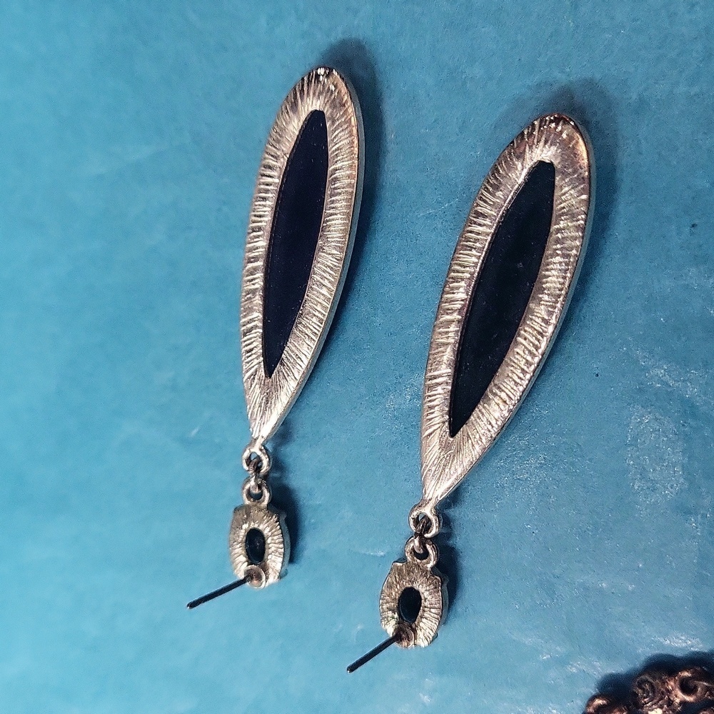 Earrings - Picture 5 of 5